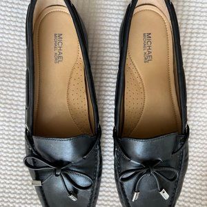 Michael Kors Women’s Sutton Moc size 8 Black